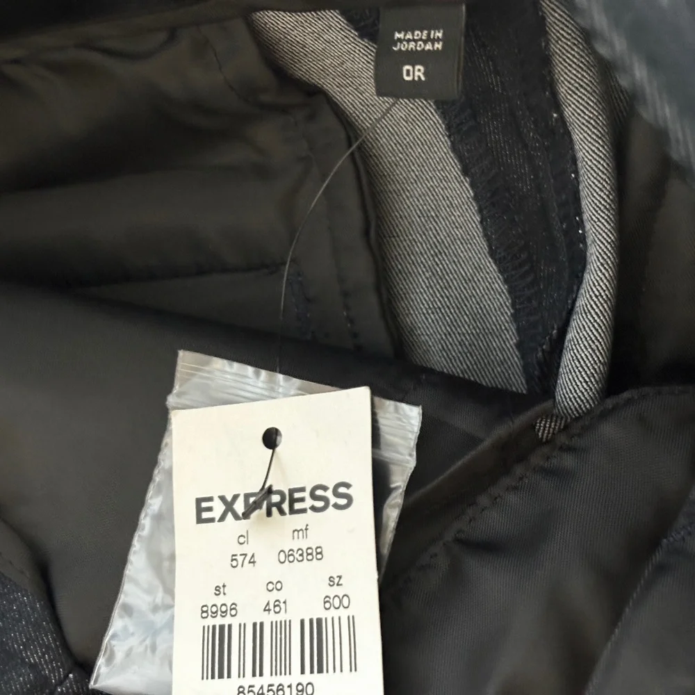 Express Twill Mid-Rise Tailored Shorts - Dark Wash Blue Size 0 - Picture 8 of 10